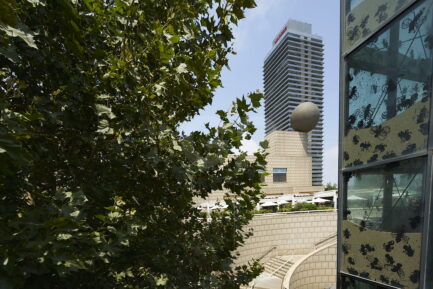 Barcelona's Torre Mapfre playing hide and seek