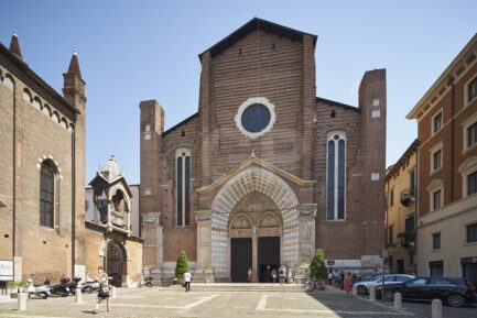 Sant'Anastasia Verona facade