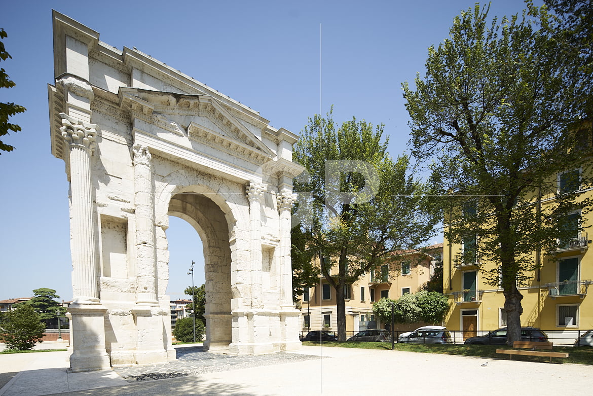 The Arco dei Gavi is an ancient structure in Verona. The Arco dei Gavi is an ancient structure in Verona.