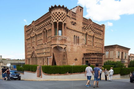 Ca l'Espinal - private home in Colònia Güell design by Joan Rubió in 1900