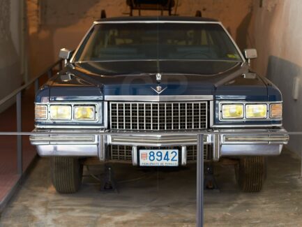 Salvador Dalí Cadillac car front view