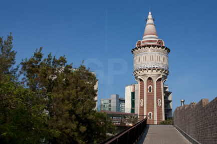 La Catalana de Gas water tower horizontal view photograph